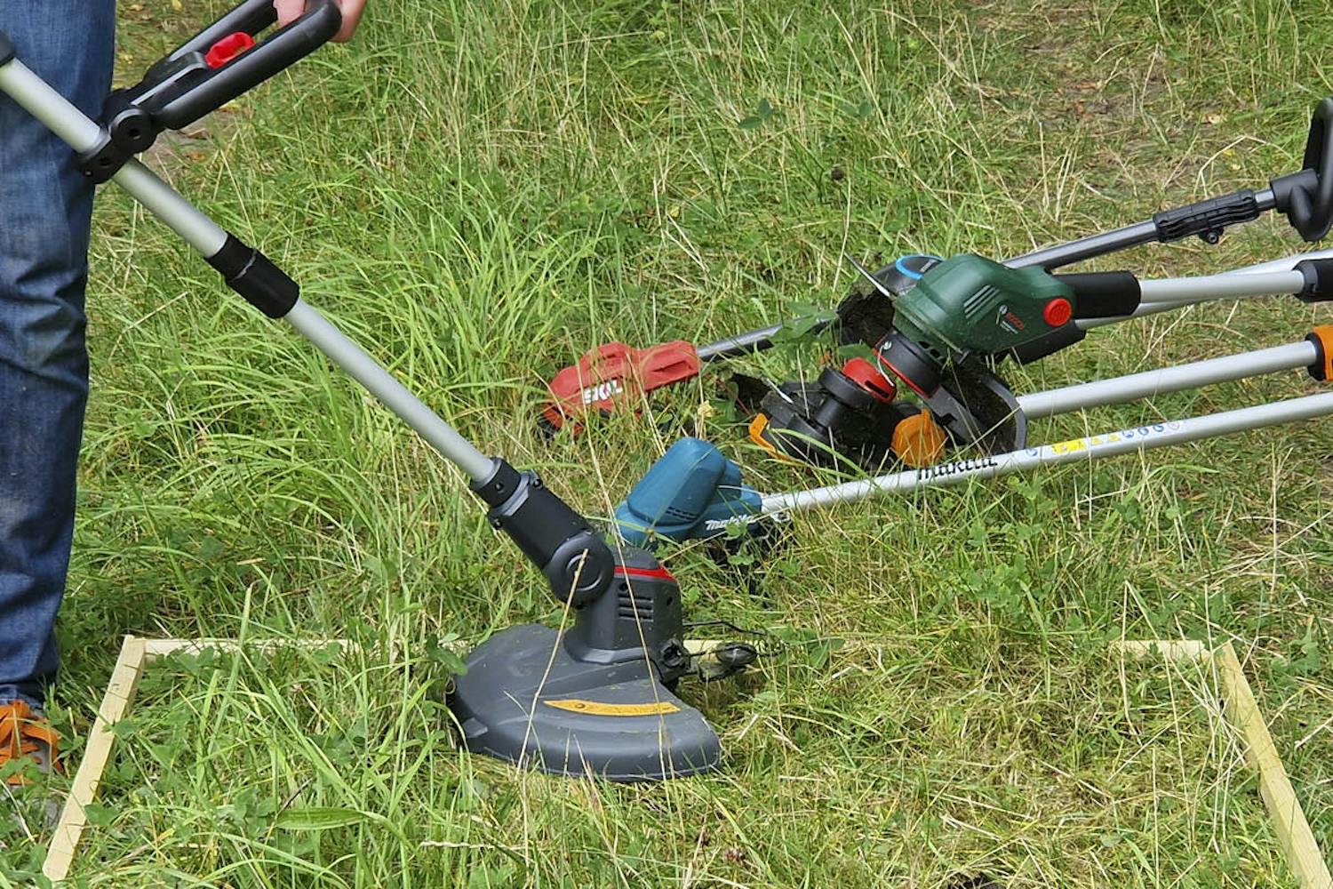 Test af græstrimmere på batteri Test af græstrimmere på batteri